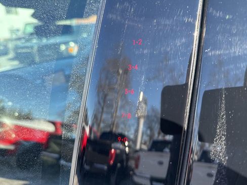 Used 2023 Ford Explorer Limited image 14