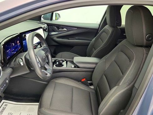 Used 2025 Chevrolet Blazer EV LT w/ Midnight/Sport Edition FWD image 18