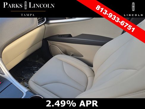 Used 2019 Lincoln Nautilus Standard image 14