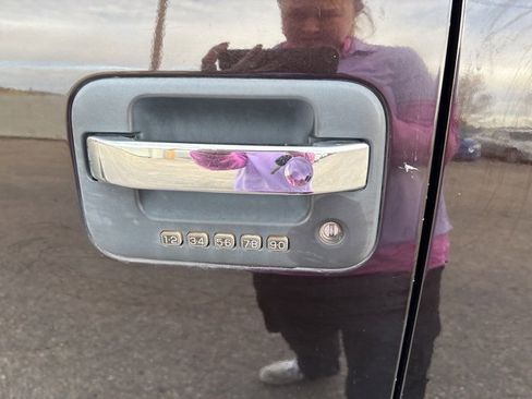 Used 2013 Ford F150 XLT w/ Luxury Equipment Group image 15