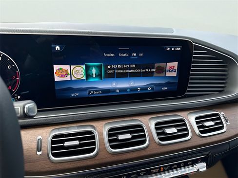 New 2026 Mercedes-Benz GLS 580 4MATIC image 15