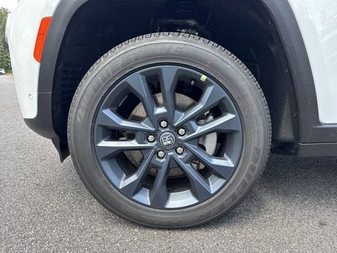 New 2026 Jeep Grand Cherokee L Limited AWD/4WD image 11