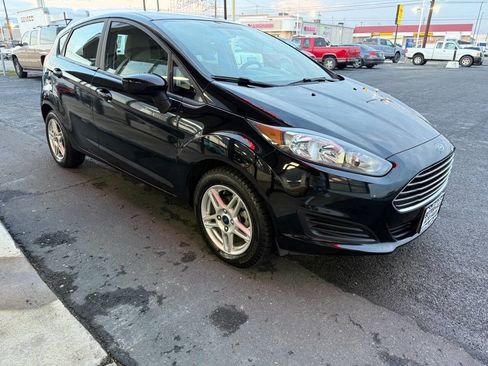 Used 2019 Ford Fiesta SE image 5