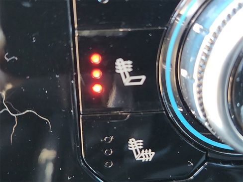 Certified 2023 GMC Sierra 1500 SLT w/ SLT Premium Package image 30