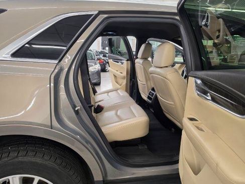 Used 2018 Cadillac XT5 FWD image 11