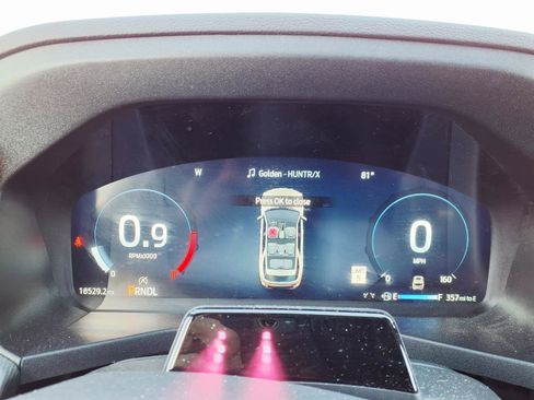 Certified 2025 Ford Explorer ST-Line w/ Premium Package image 27