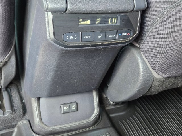 Used 2020 Toyota Highlander LE AWD/4WD image 18