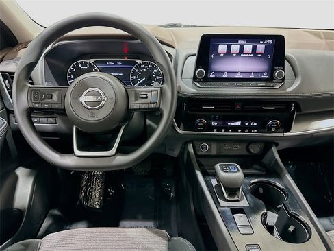 Used 2022 Nissan Rogue SV image 22