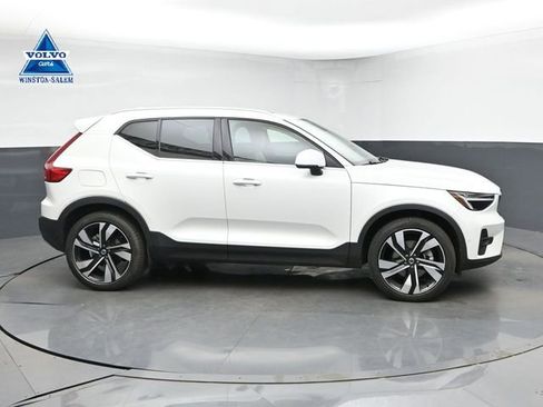 Used 2023 Volvo XC40 B5 Ultimate w/ Protection Package Premier AWD/4WD image 1