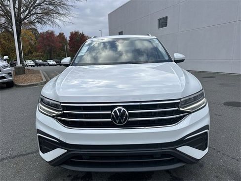 Used 2022 Volkswagen Tiguan SE image 8