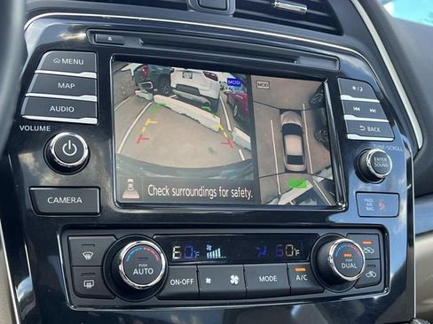 Used 2023 Nissan Maxima Platinum w/ Sport Mat Group FWD image 22