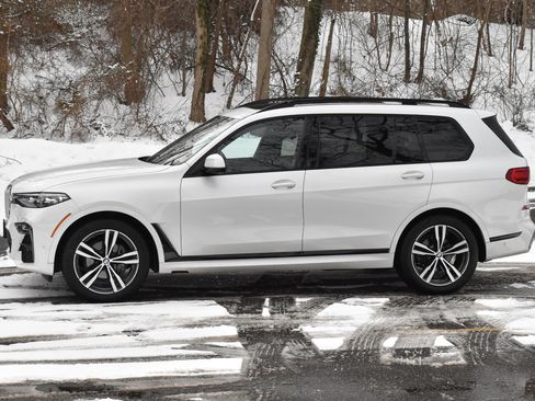 Used 2020 BMW X7 xDrive40i w/ M Sport Package image 3