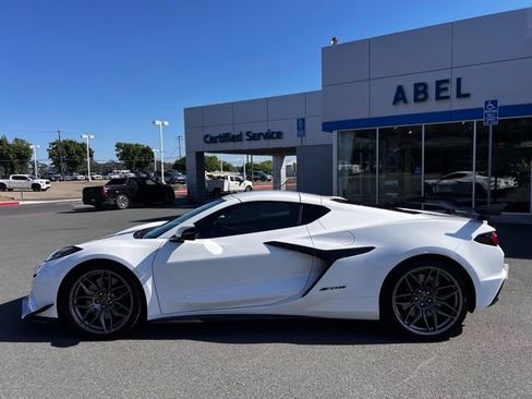 Used 2025 Chevrolet Corvette Z06 RWD image 10