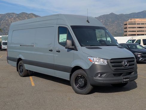 New 2025 Mercedes-Benz Sprinter 2500 image 14
