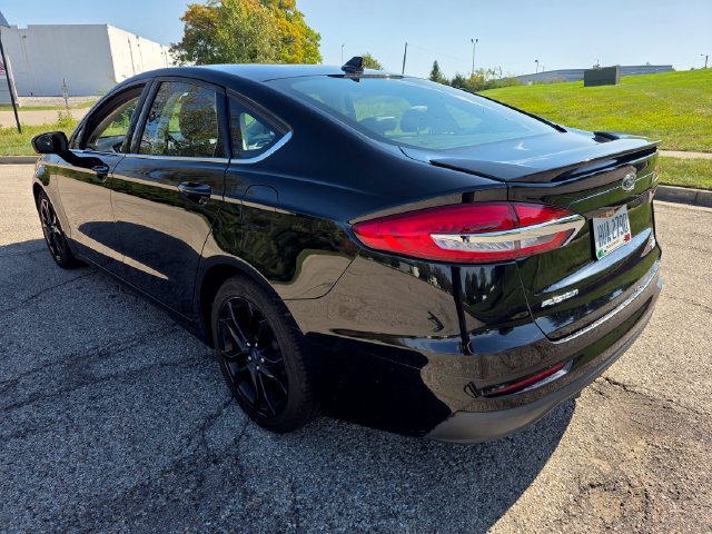 Used 2019 Ford Fusion SE w/ Equipment Group 151A FWD image 3