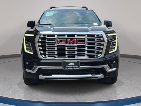 Used 2026 GMC Yukon Denali AWD/4WD image 3