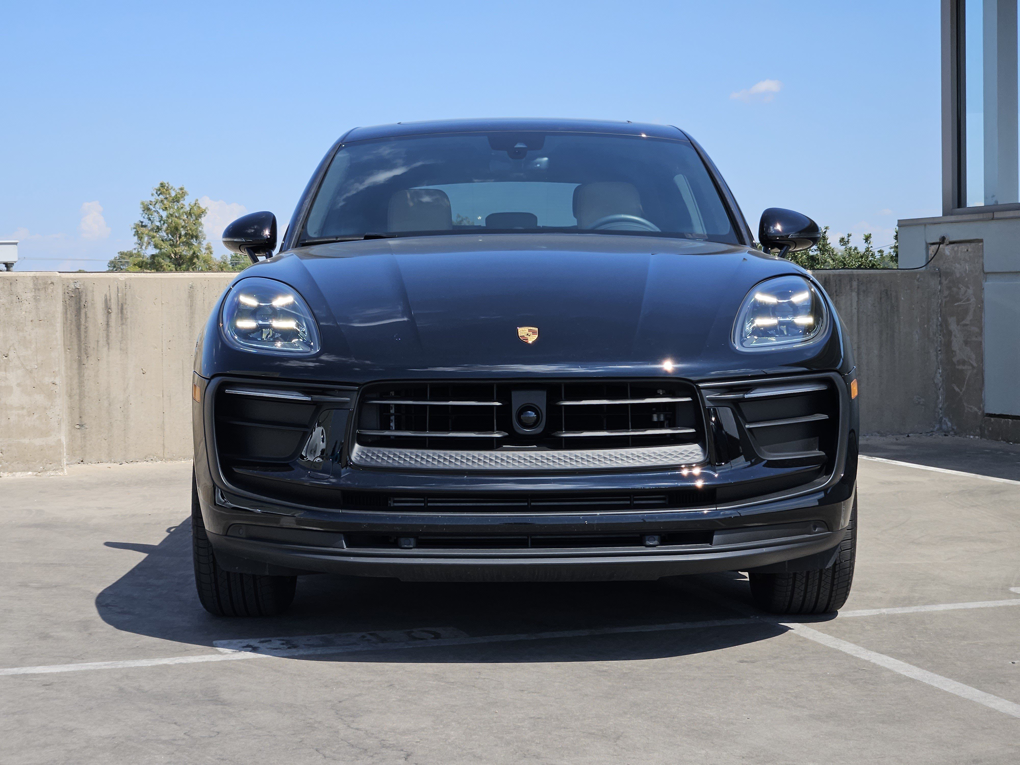 Certified 2026 Porsche Macan AWD/4WD image 11