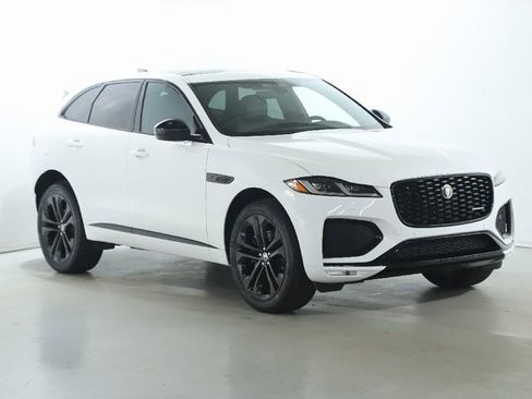 Used 2025 Jaguar F-PACE R-Dynamic S image 11