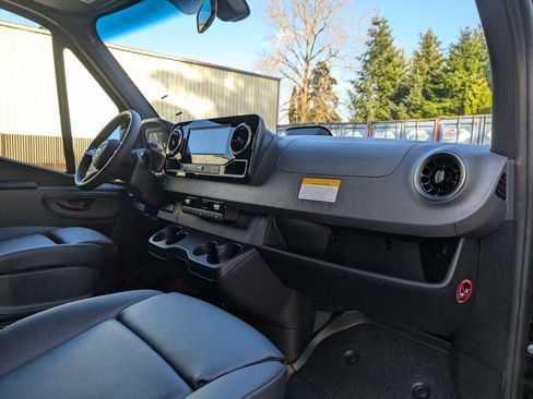 New 2025 Mercedes-Benz Sprinter 2500 image 11