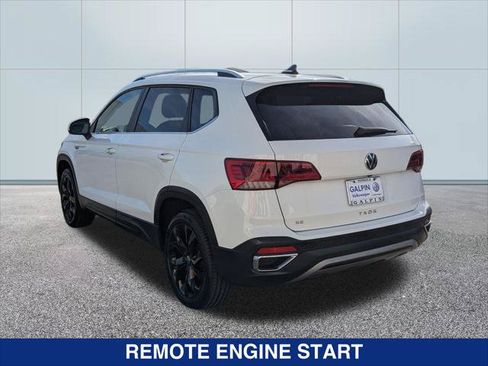 Used 2022 Volkswagen Taos SE FWD image 3