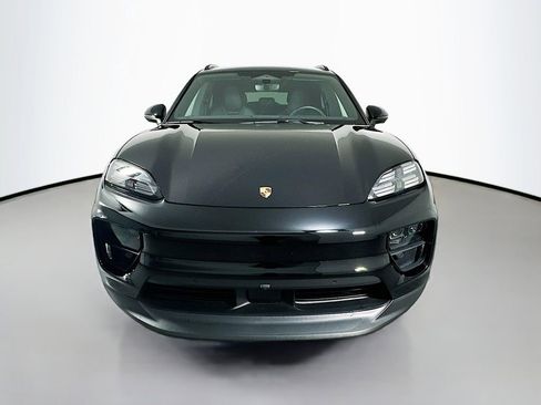 Certified 2025 Porsche Macan Electric RWD image 6