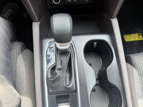 Used 2019 Hyundai Santa Fe SE FWD image 17