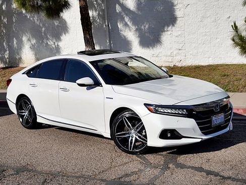 Certified 2022 Honda Accord Touring image 1