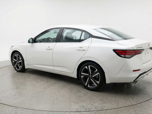 Used 2025 Nissan Sentra SV FWD image 6
