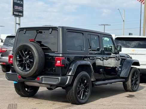 Used 2022 Jeep Wrangler Unlimited Sahara w/ Cold Weather Group image 42