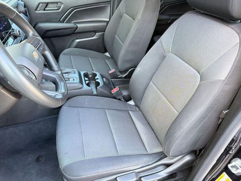 Used 2023 Chevrolet Colorado W/T RWD image 5