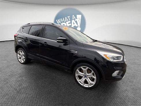 Used 2019 Ford Escape Titanium image 1