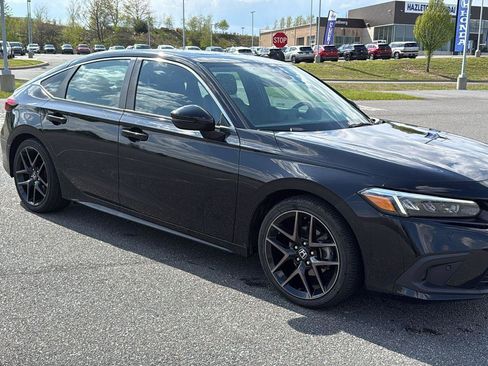 Used 2023 Honda Civic Sport Touring image 2