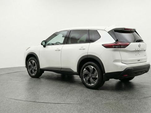 Used 2025 Nissan Rogue SV image 6