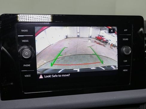 Used 2025 Volkswagen Jetta SE image 23