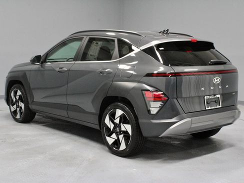 Used 2024 Hyundai Kona Limited FWD image 10