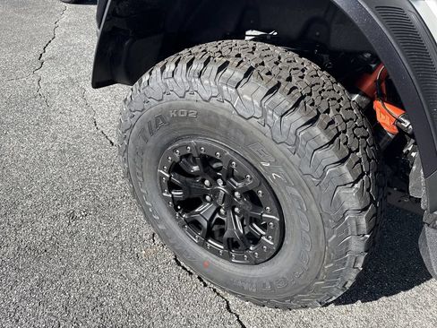 New 2025 Ford Bronco Raptor w/ Interior Carbon Fiber Pack AWD/4WD image 18