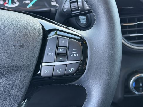 Certified 2022 Ford Escape SEL image 17