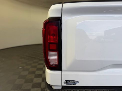 Used 2023 GMC Sierra 1500 SLE AWD/4WD image 9