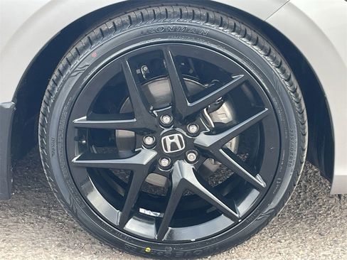 Used 2022 Honda Civic Sport image 9