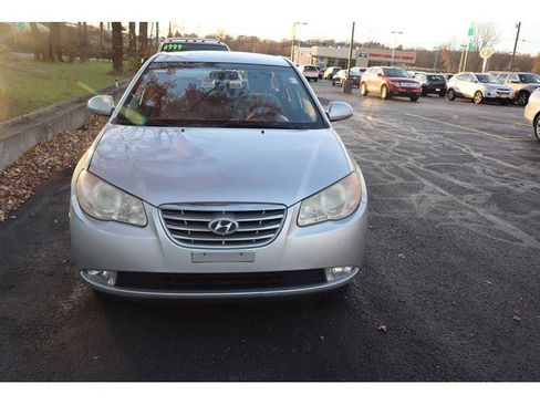 Used 2010 Hyundai Elantra GLS image 3