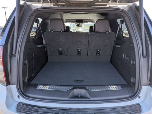 Used 2023 Chevrolet Suburban Premier RWD image 35