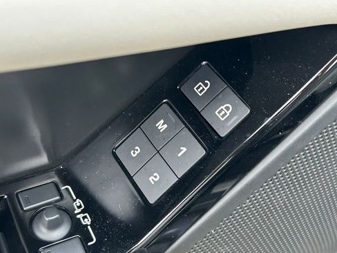 Used 2025 Land Rover Range Rover Velar Dynamic SE image 26