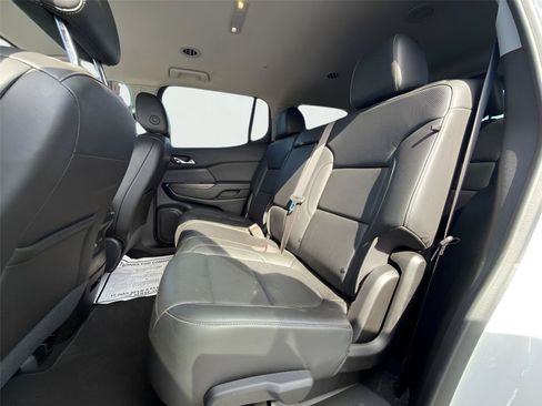Certified 2023 GMC Acadia SLT FWD image 14