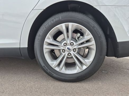 Used 2019 Ford Taurus SE image 33