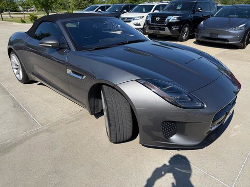 Used 2018 Jaguar F-TYPE Convertible RWD image 3
