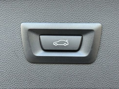 Used 2026 BMW iX xDrive45 image 17