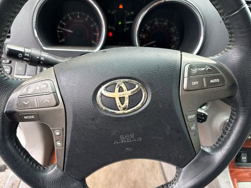 Used 2010 Toyota Highlander Limited FWD image 17