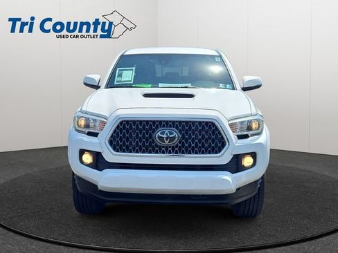 Certified 2019 Toyota Tacoma TRD Sport AWD/4WD image 2