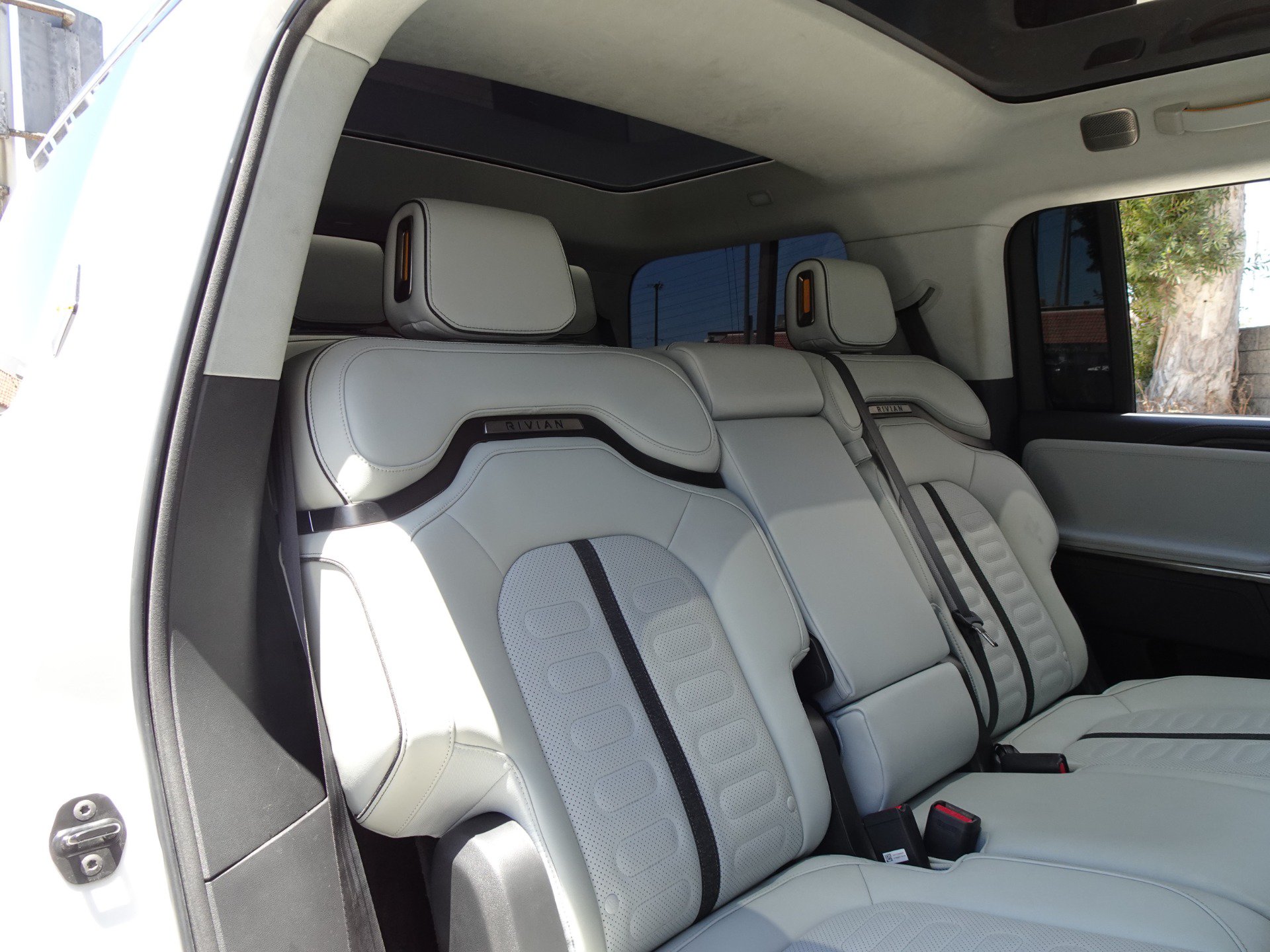 Used 2024 Rivian R1S Adventure Quad AWD/4WD image 20