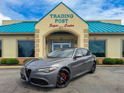 Used 2018 Alfa Romeo Giulia Ti Sport w/ Quick Order Package 22S Sport AWD/4WD image 21